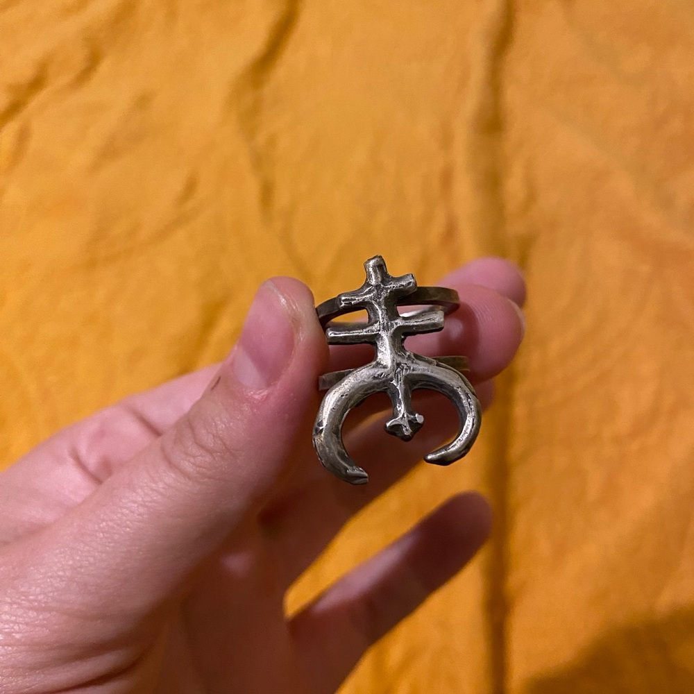 Love Token Naja Ring